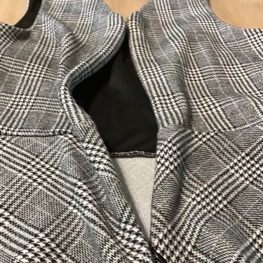 Banana Republic size 4 fit and flare dress - Picture 5 of 5